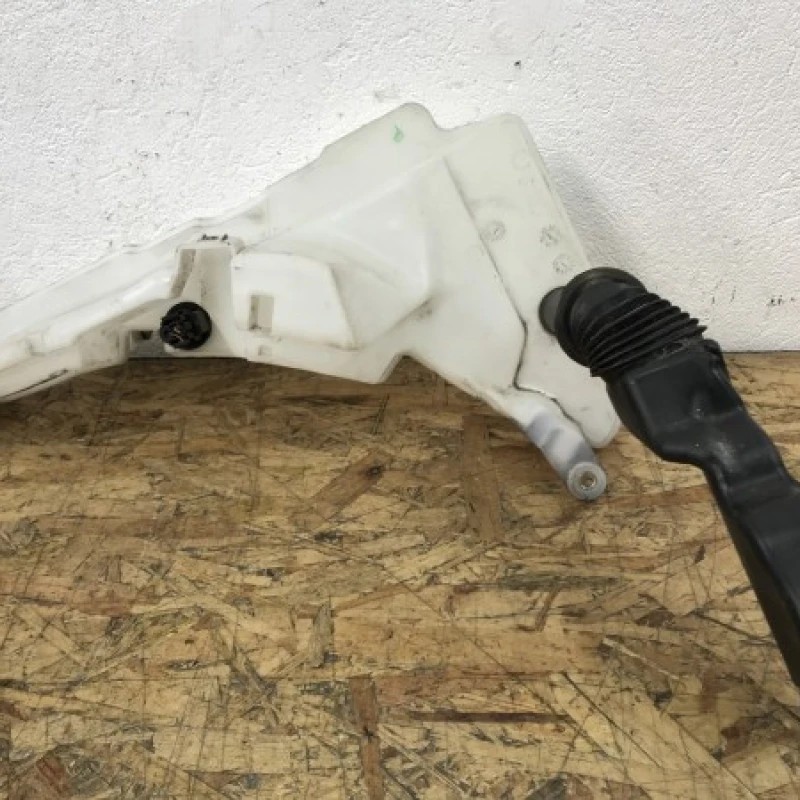Rezervor lichid parbriz Audi A6 C6 2009