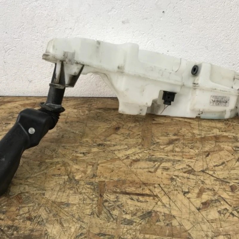 Rezervor lichid parbriz / Audi A6 C6 2009 / Caroserie, oglinzi si faruri