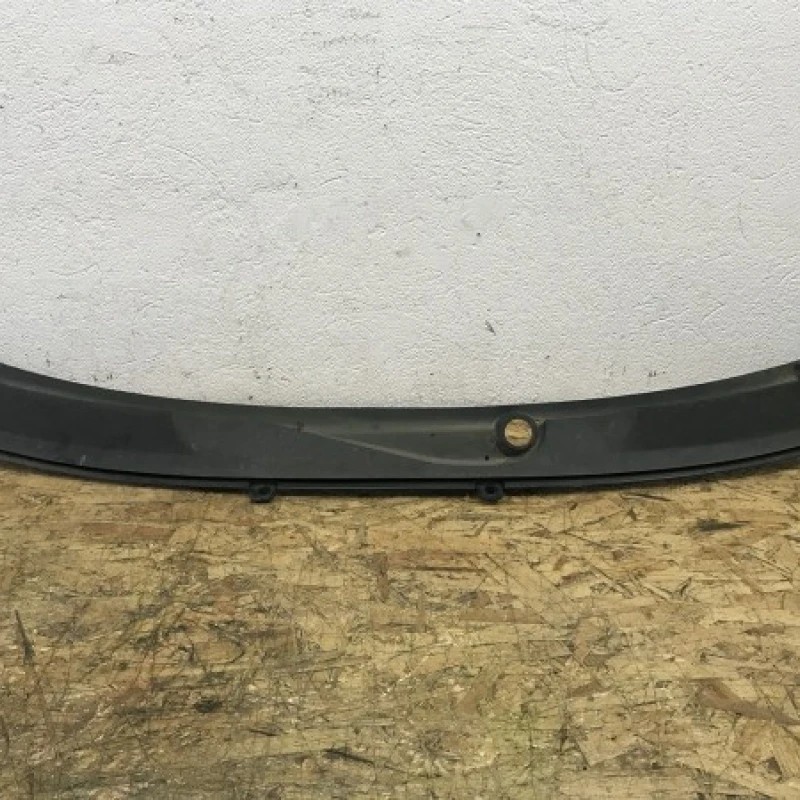 Grila stergator parbriz Audi A6 C6 2009