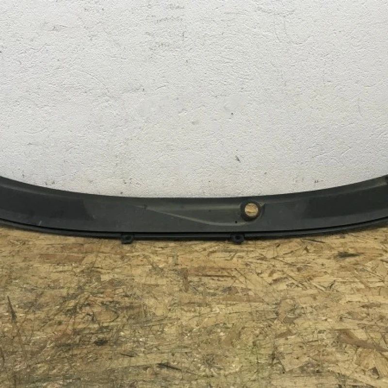 Grila stergator parbriz Audi 