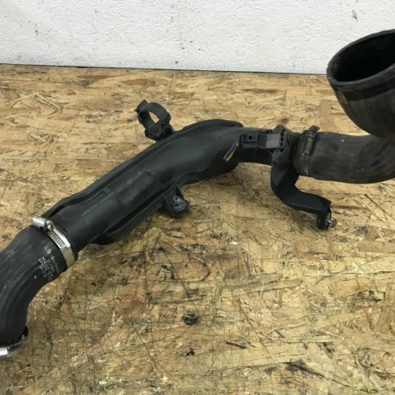 Tub intercooler / Volkswagen Tiguan 5N 2011 / Motor, racire si evacuare