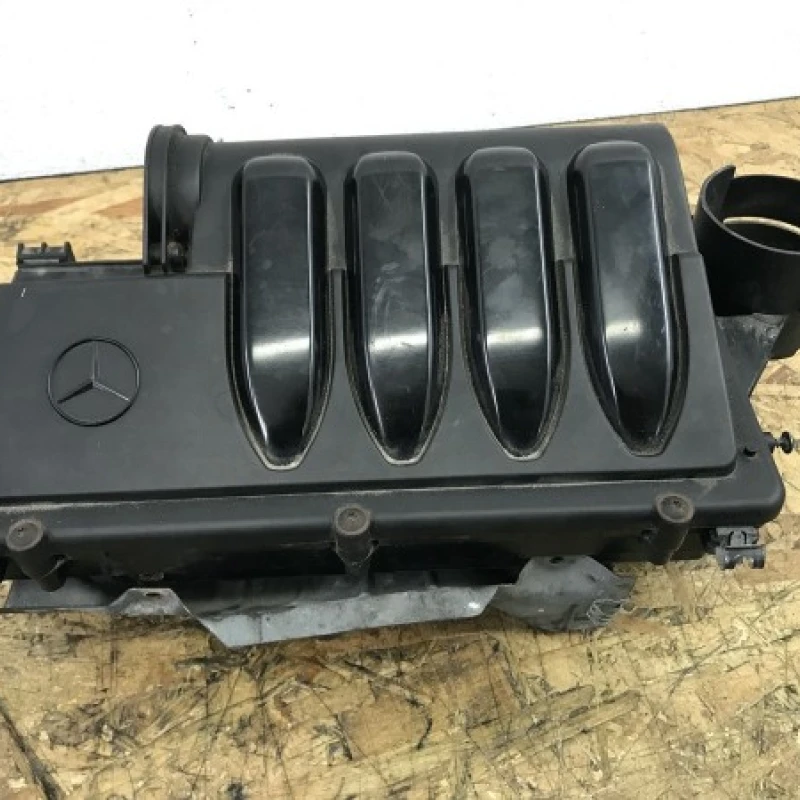 Carcasa filtru aer Mercedes-Benz 