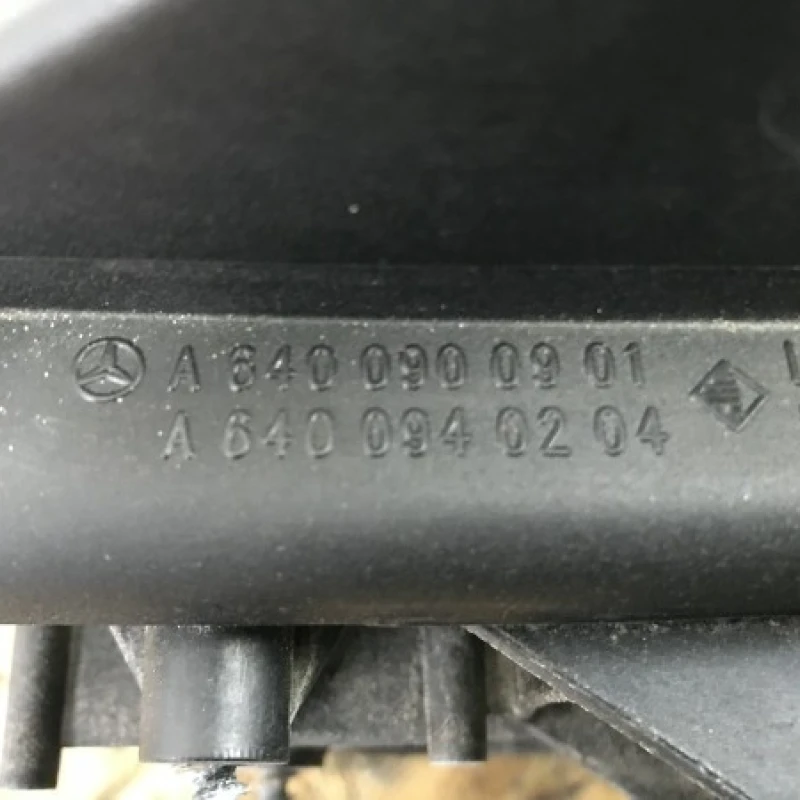 Carcasa filtru aer / Mercedes-Benz A Class W169 2010 / Motor, racire si evacuare