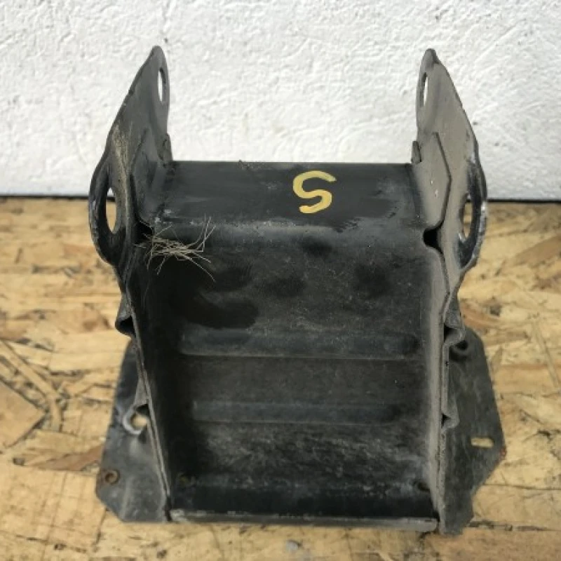 Cap lonjeron stanga fata Mercedes-Benz 