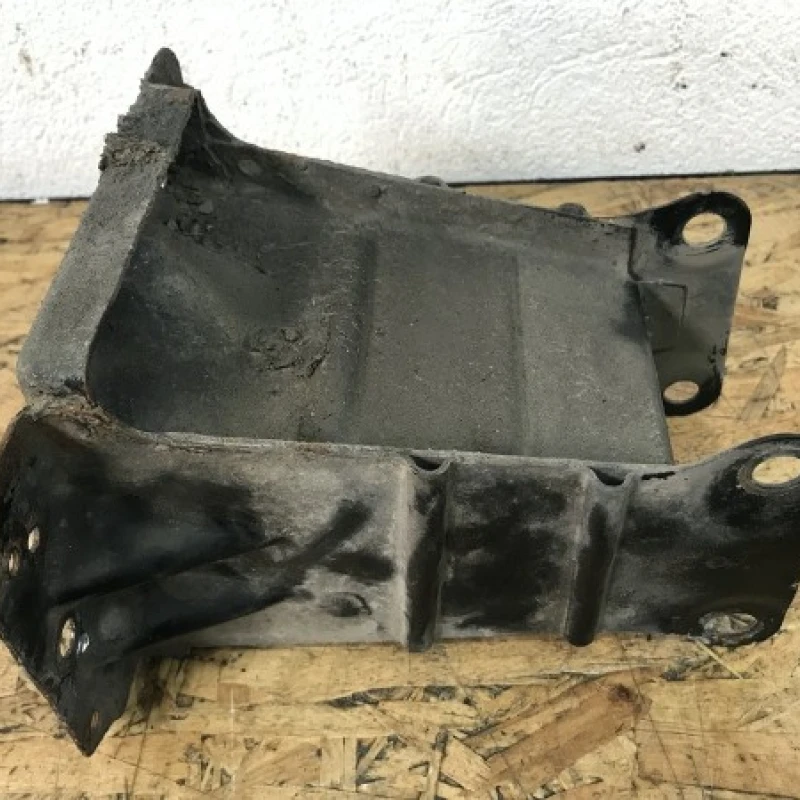Cap lonjeron stanga fata / Mercedes-Benz A Class W169 2010 / Caroserie, oglinzi si faruri