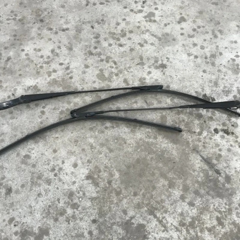 Brat stergator parbriz / Mercedes-Benz A Class W169 2010 / Caroserie, oglinzi si faruri