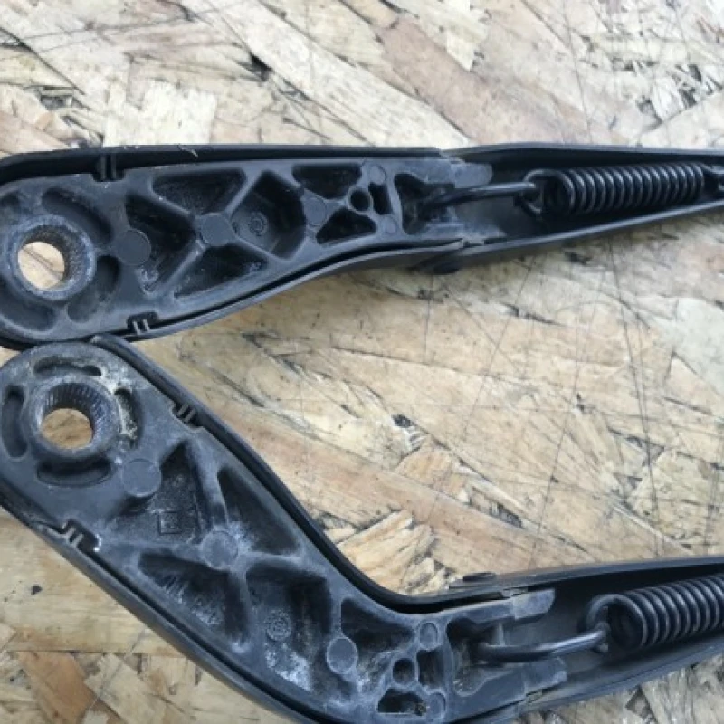 Brat stergator parbriz / Mercedes-Benz A Class W169 2010 / Caroserie, oglinzi si faruri
