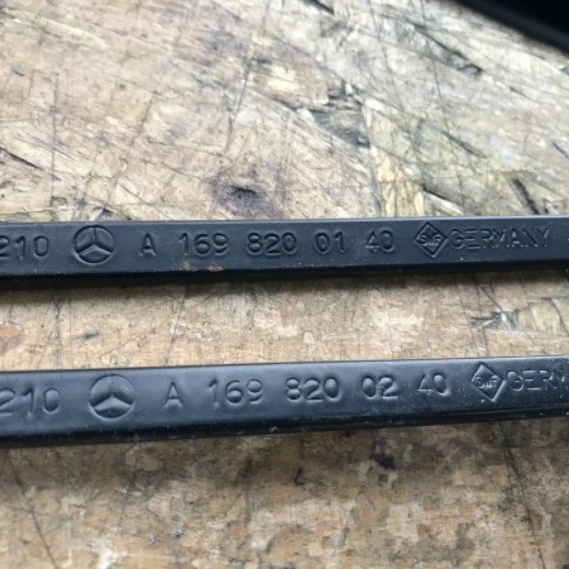 Brat stergator parbriz / Mercedes-Benz A Class W169 2010 / Caroserie, oglinzi si faruri