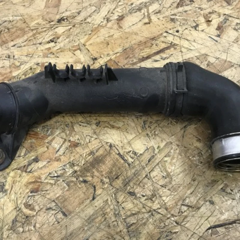Tub intercooler / Volkswagen Touran 1T 2008 / Motor, racire si evacuare