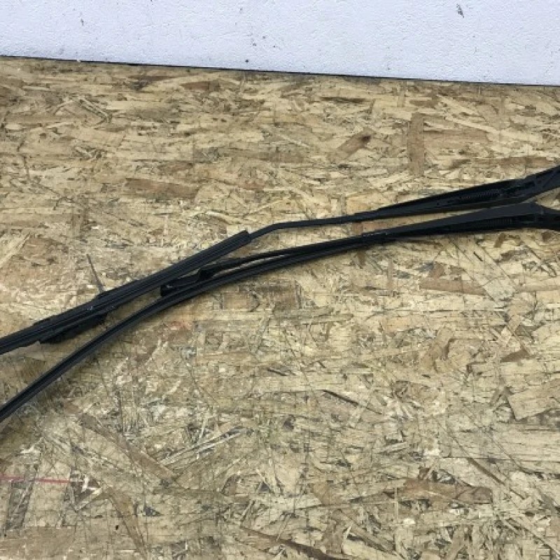 Brat stergator / Volkswagen Touran 1T 2008 / Caroserie, oglinzi si faruri