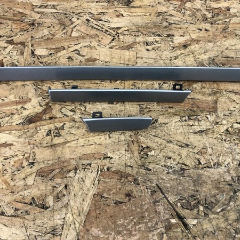 Ornamente bord aluminiu / Volkswagen Touran 1T 2008 / Interior