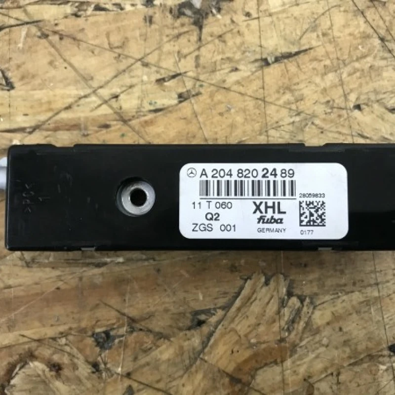 Amplificator antena stanga Mercedes-Benz 