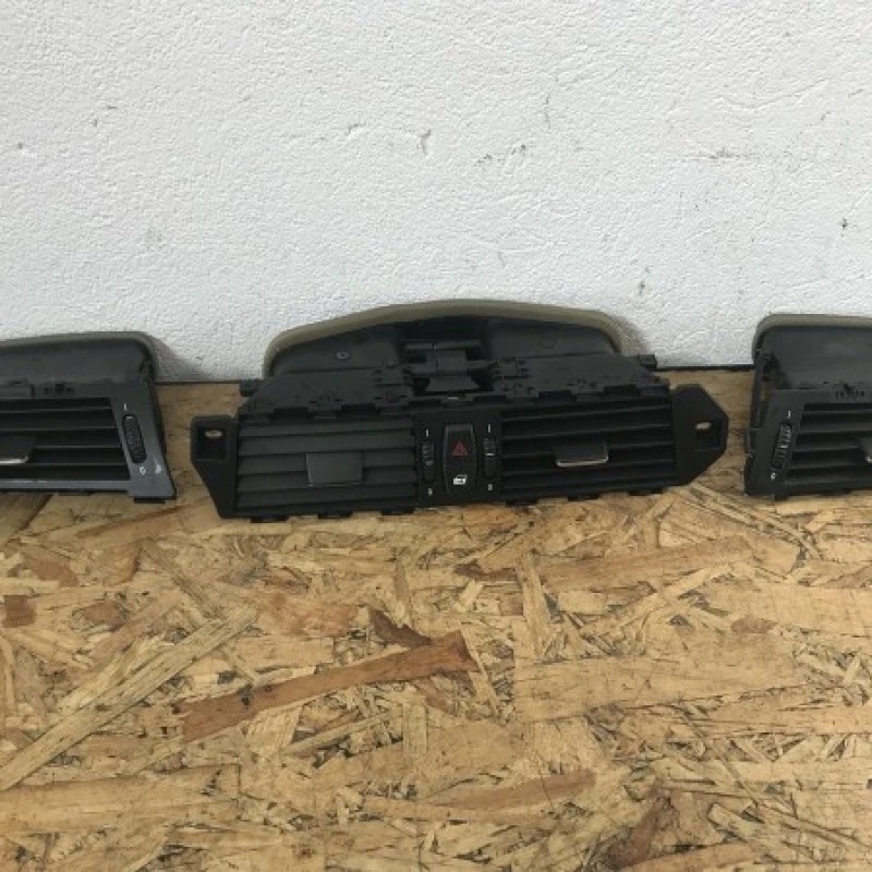 Grila aer bord / BMW Seria 5 E60 2008 / Interior