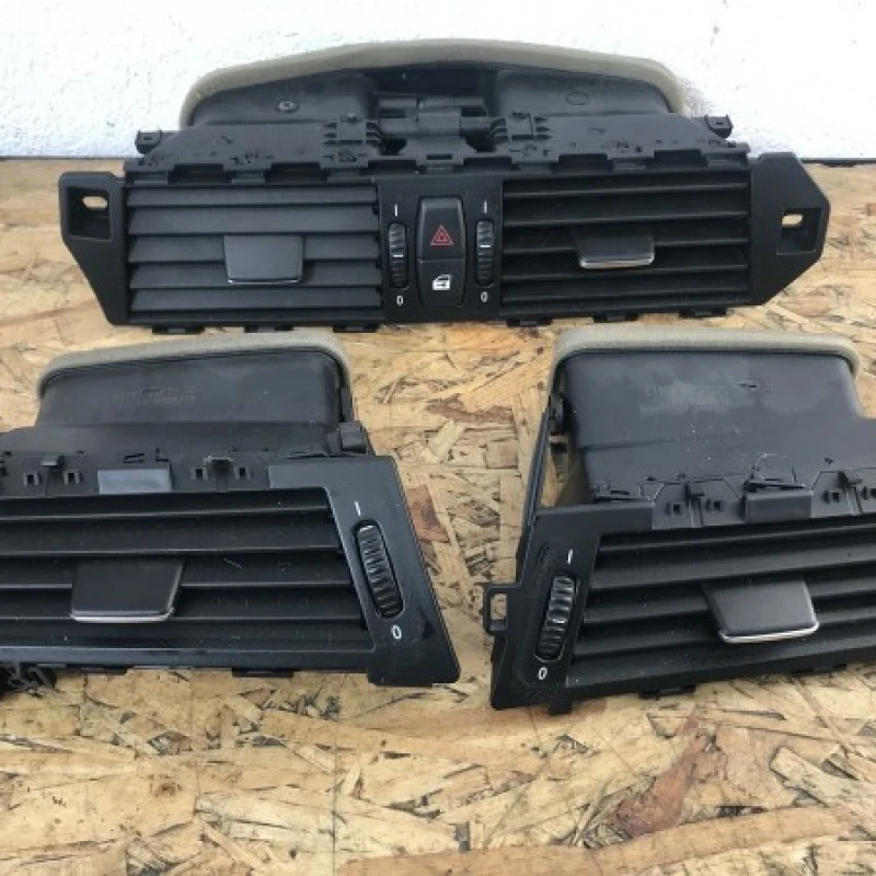 Grila aer bord / BMW Seria 5 E60 2008 / Interior