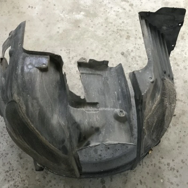 Carenaj roata fata stanga / BMW Seria 5 E60 2008 / Caroserie, oglinzi si faruri