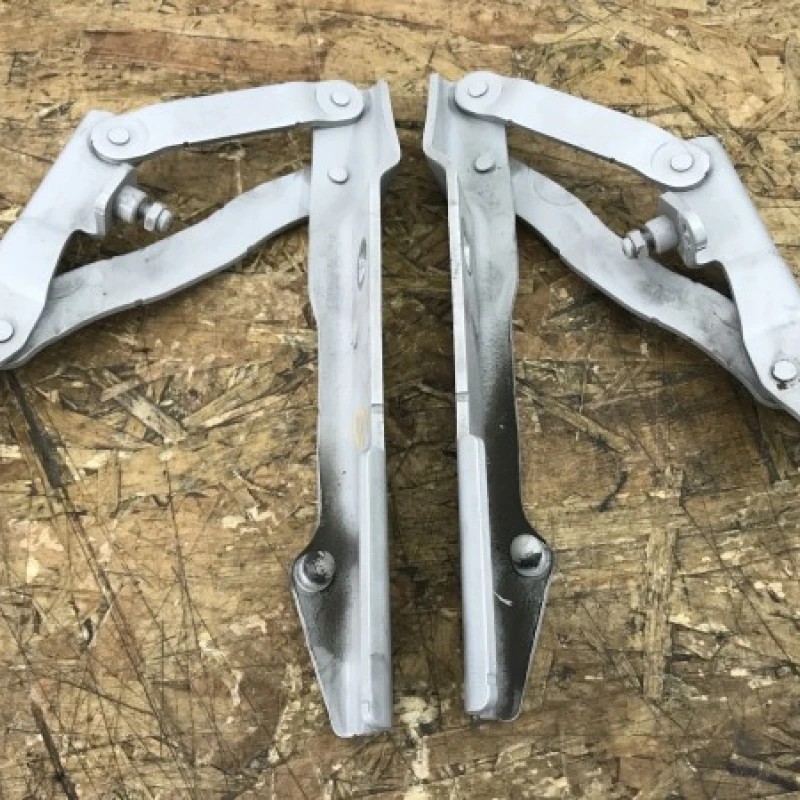 Balama capota fata BMW Seria 5 E60 2009