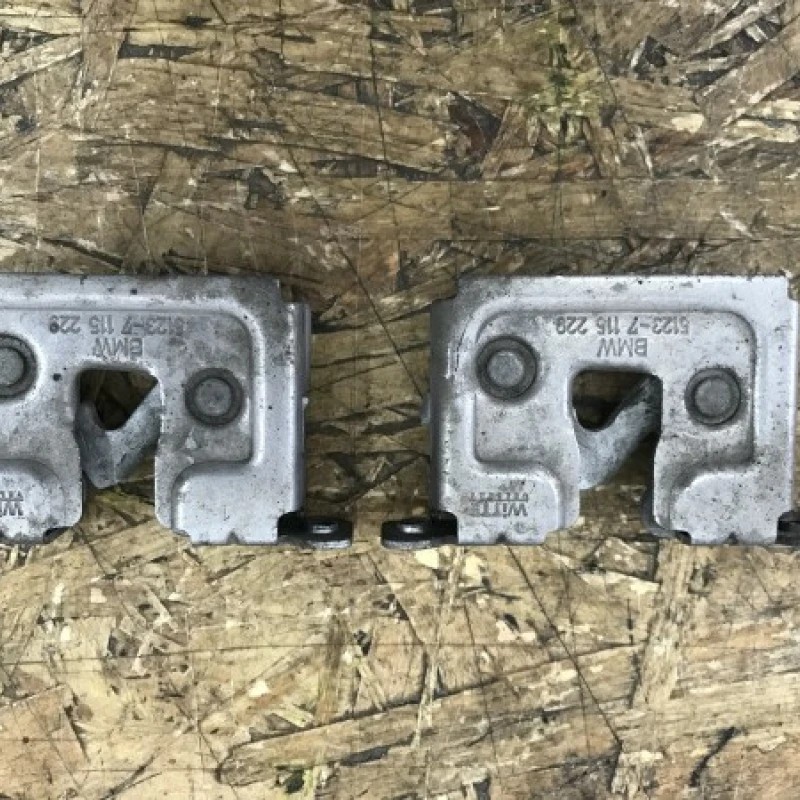 Broasca capota fata BMW Seria 5 E60 2009