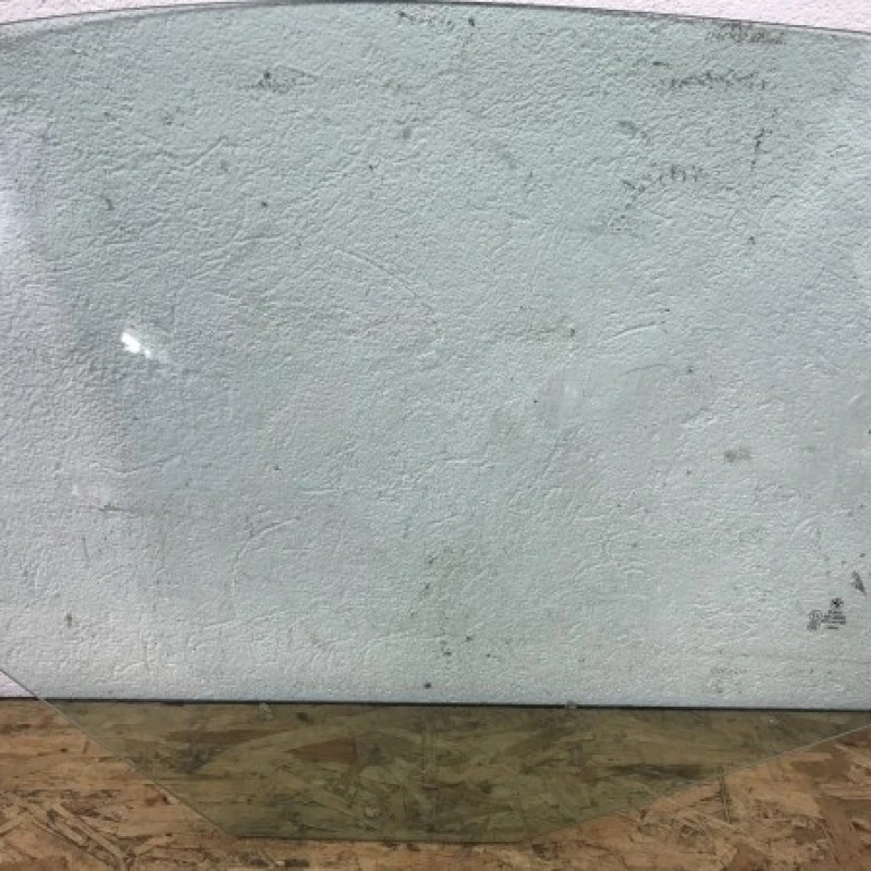 Geam stanga spate BMW Seria 5 E60 2008
