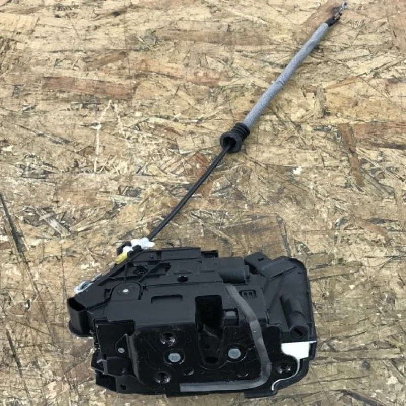 Iala broasca usa dreapta fata / Volkswagen Tiguan 5N 2011 / Caroserie, oglinzi si faruri