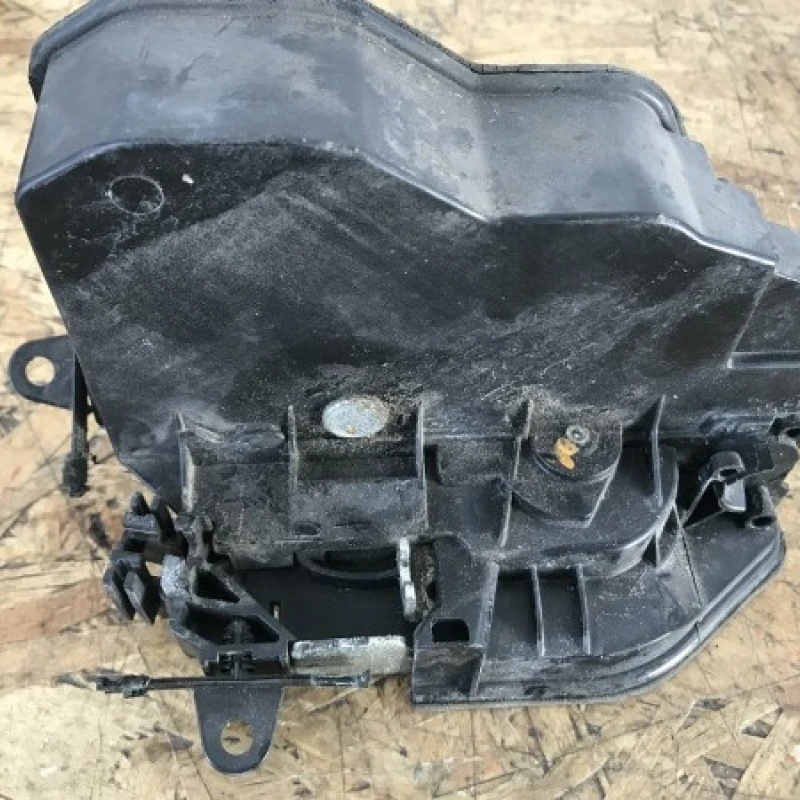 Broasca usa stanga spate / BMW Seria 5 E60 2008 / Caroserie, oglinzi si faruri