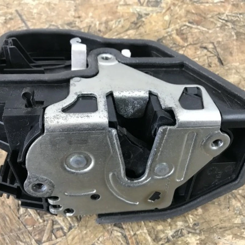 Iala broasca usa dreapta spate BMW 