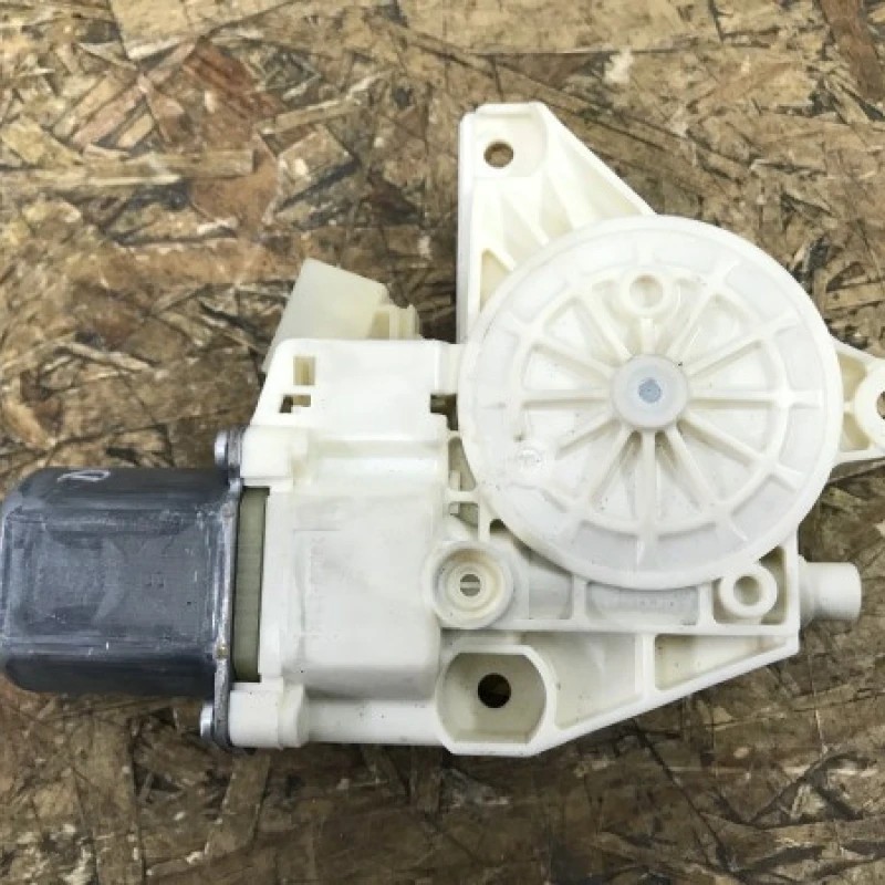 Motoras macara geam dreapta spate / Mercedes-Benz GLK Class X204 2011 / Audio si electronice