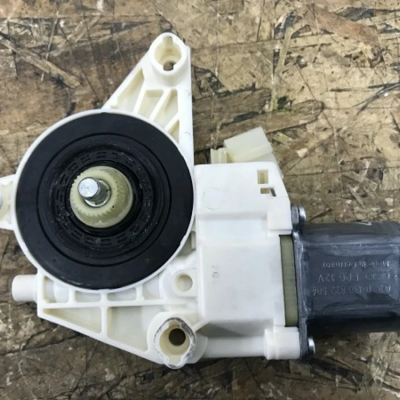 Motoras macara geam dreapta spate / Mercedes-Benz GLK Class X204 2011 / Audio si electronice
