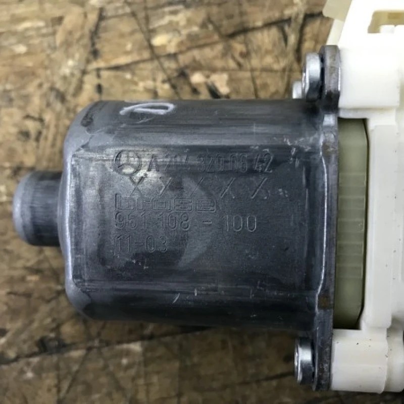 Motoras macara geam dreapta spate / Mercedes-Benz GLK Class X204 2011 / Audio si electronice