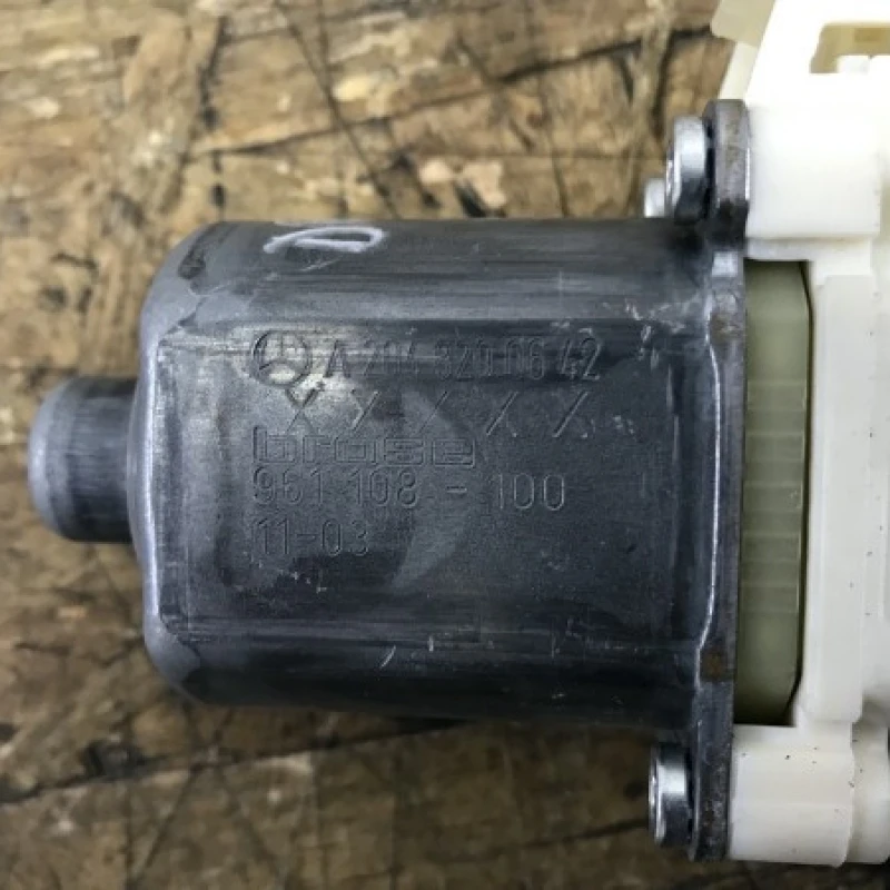 Motoras macara geam dreapta spate / Mercedes-Benz GLK Class X204 2011 / Audio si electronice