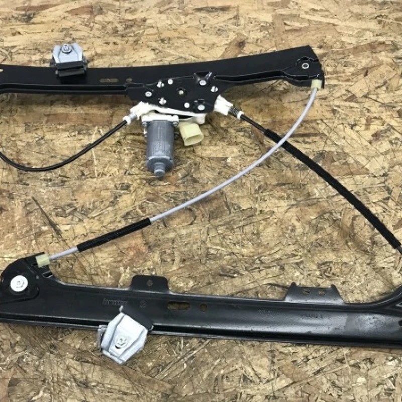 Macara cu motoras dreapta fata / BMW Seria 5 E60 2009 / Caroserie, oglinzi si faruri