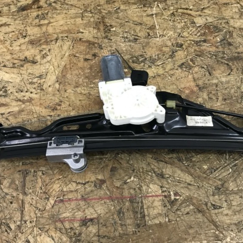 Macara cu Motoras stanga spate / BMW Seria 5 E60 2009 / Caroserie, oglinzi si faruri
