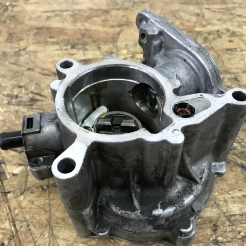 Pompa vacum / Volkswagen Passat B6 2008 / Motor, racire si evacuare