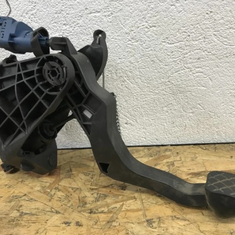 Pedala ambreaj / Skoda Fabia MK2 5J 2011 / Interior