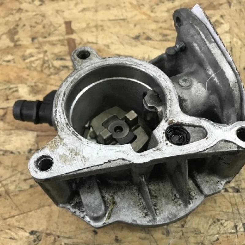 Pompa vacum / Volkswagen Passat B6 2008 / Motor, racire si evacuare