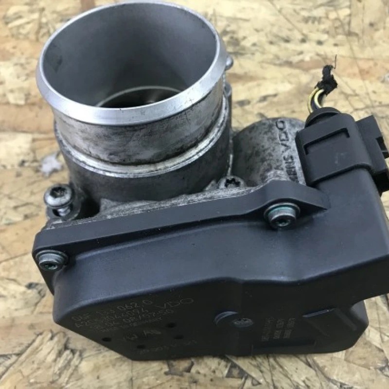 Clapeta acceleratie / Volkswagen Passat B6 2008 / Motor, racire si evacuare