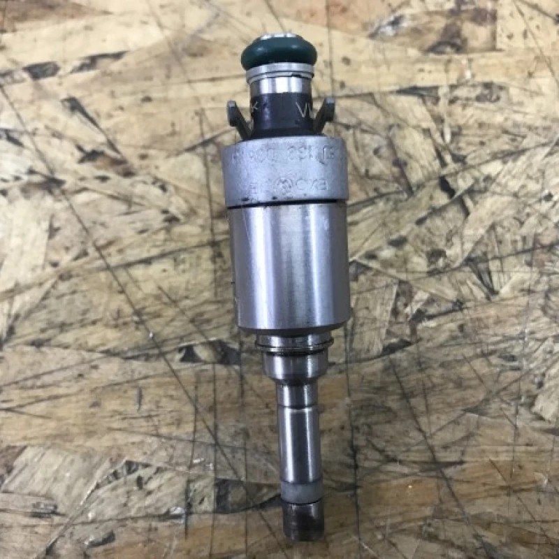 Injector / Volkswagen Passat B6 2008 / Motor, racire si evacuare