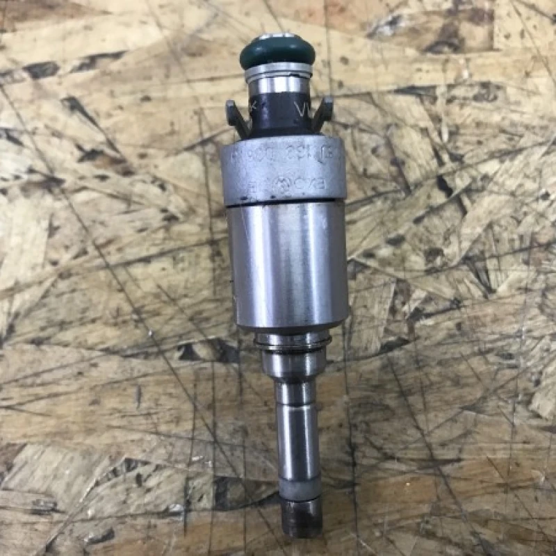 Injector / Volkswagen Passat B6 2008 / Motor, racire si evacuare