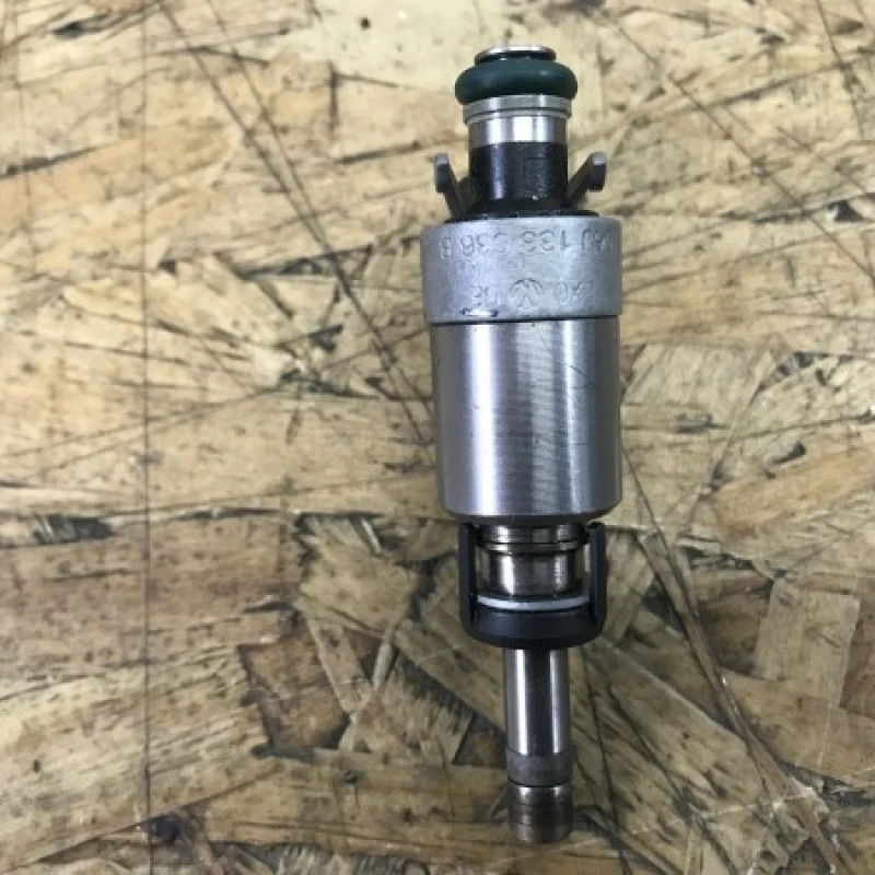 Injector / Volkswagen Passat B6 2008 / Motor, racire si evacuare