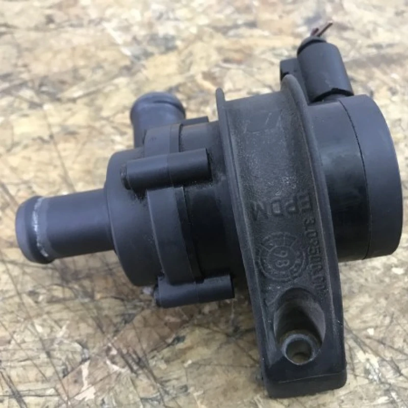 Pompa recirculare apa / Volkswagen Passat B6 2008 / Motor, racire si evacuare