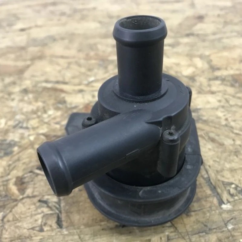 Pompa recirculare apa Volkswagen Golf Plus MK6 2011