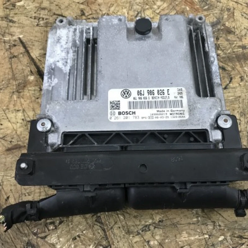 Calculator motor ECU Volkswagen 