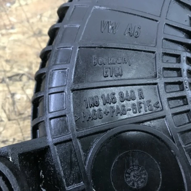 Tubulatura intercooler / Volkswagen Passat B6 2008 / Motor, racire si evacuare