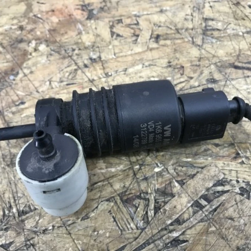 Pompa spalator parbriz / Volkswagen Passat B6 2008 / Audio si electronice