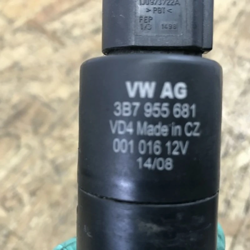 Pompa spalator parbriz / Volkswagen Passat B6 2008 / Audio si electronice