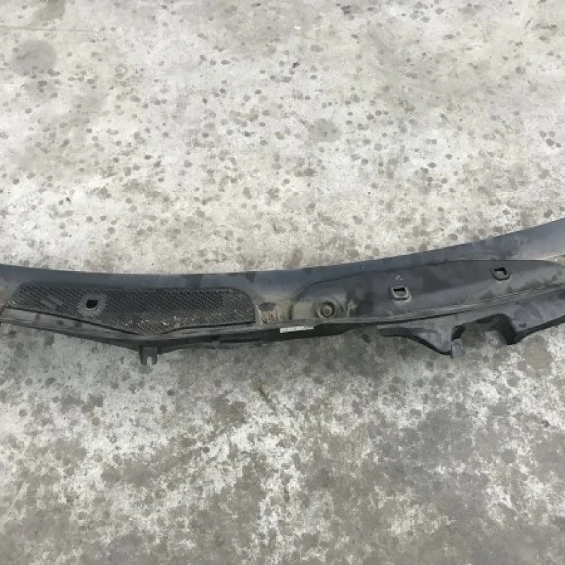 Acoperire stergatoare ornament parbriz Mercedes-Benz 