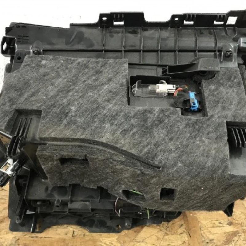 Torpedou / Mercedes-Benz GLK Class X204 2011 / Interior