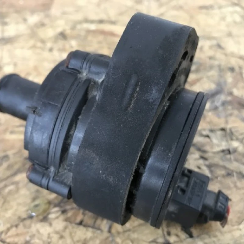 Pompa recirculare apa / Mercedes-Benz GLK Class X204 2011 / Motor, racire si evacuare