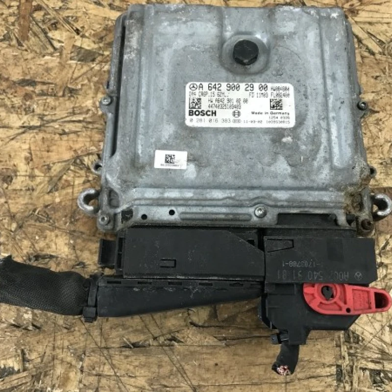 Calculator motor ECU Mercedes-Benz 