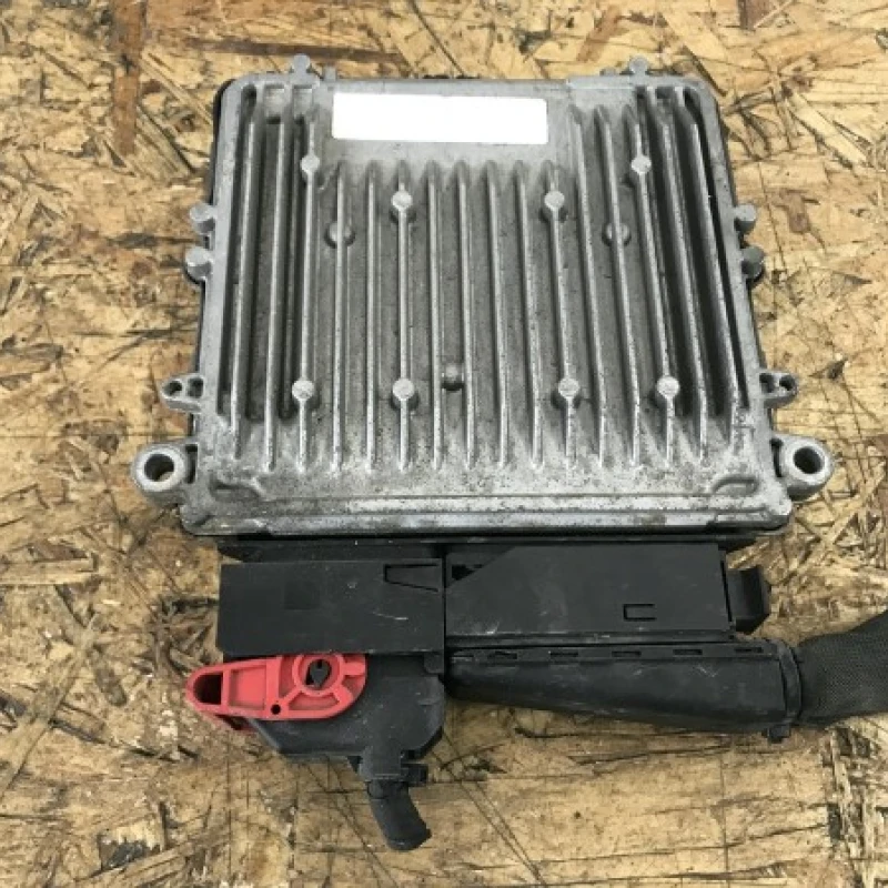 Calculator motor ECU / Mercedes-Benz GLK Class X204 2011 / Audio si electronice