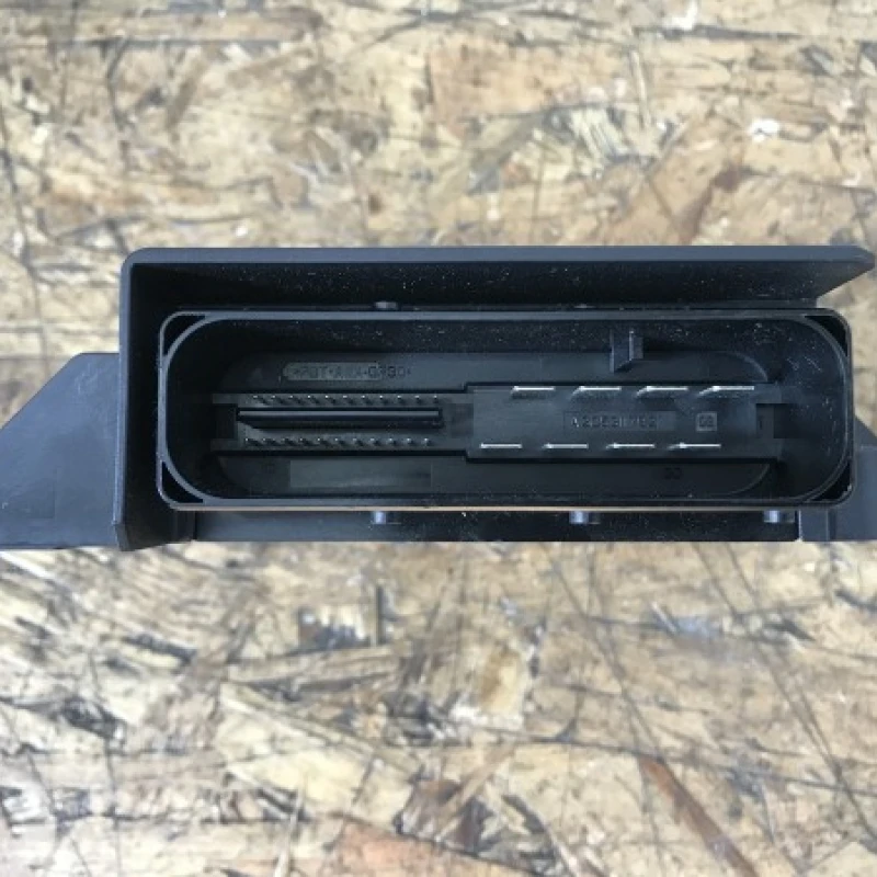 Calculator frÃ¢na mana / Volkswagen Tiguan 5N 2011 / Audio si electronice
